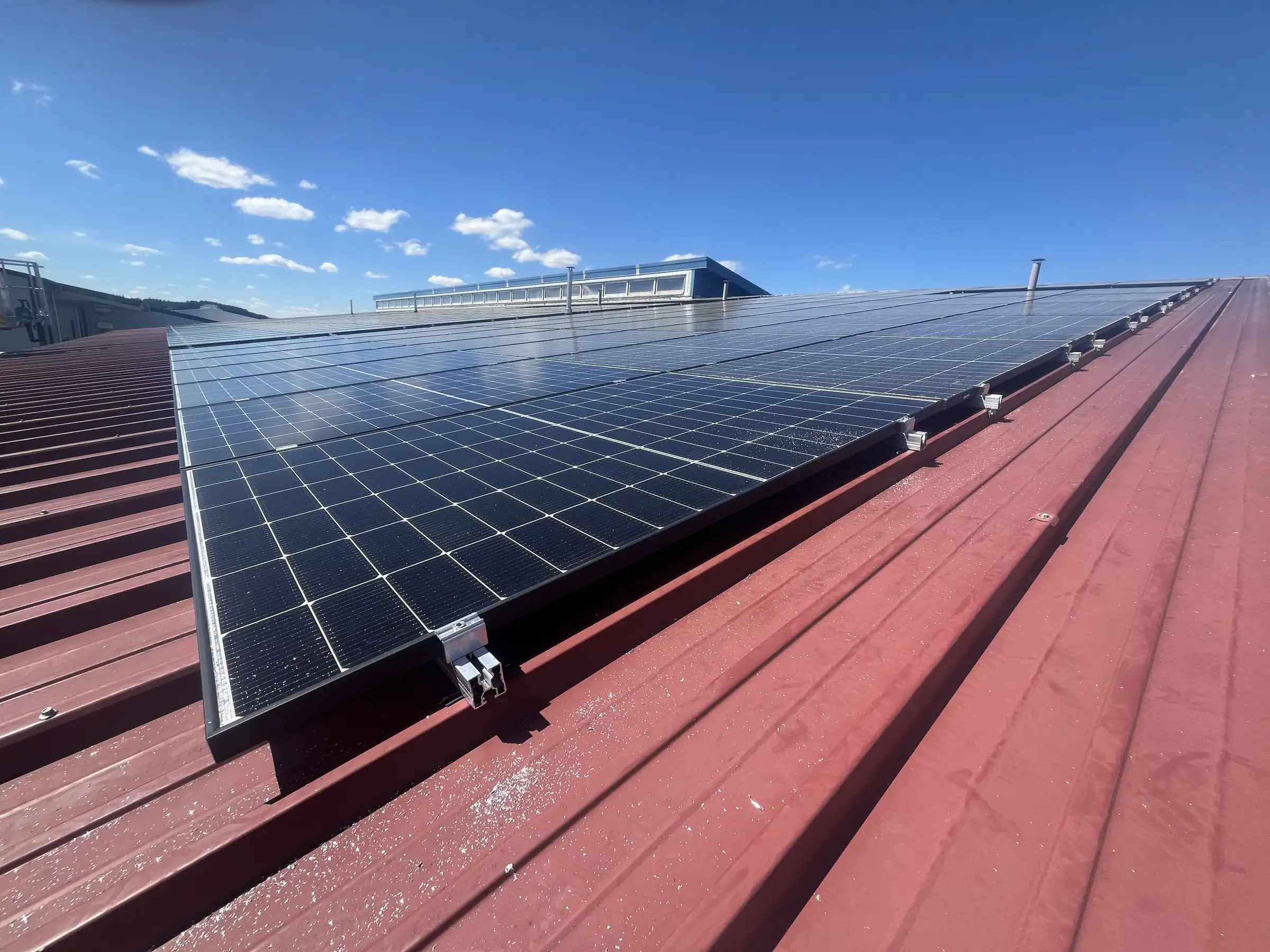 Photovoltaikmodule auf einem Trapezblechdach